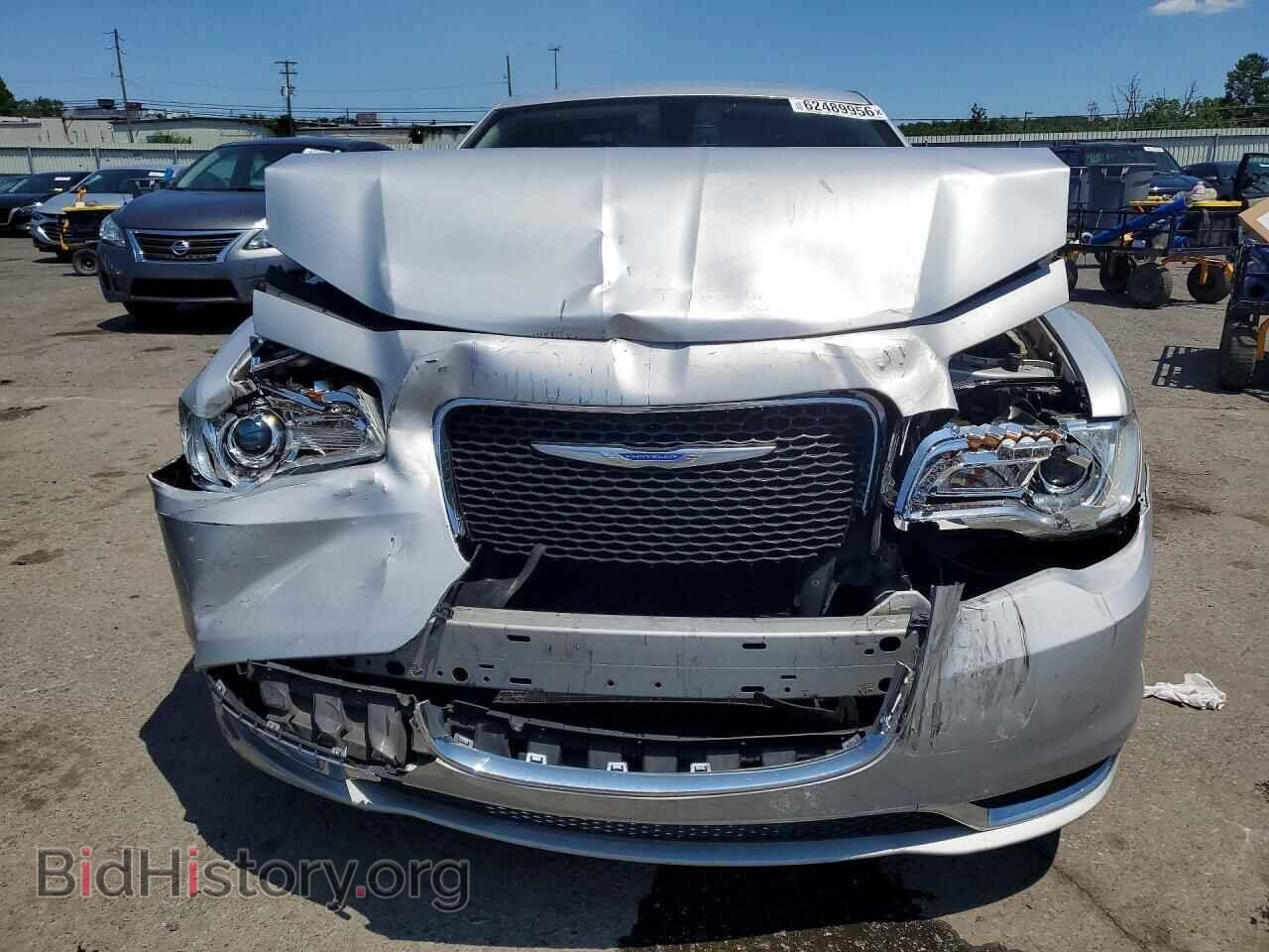 2019 CHRYSLER 300 - VIN: 2C3CCAAG6KH566365 - Фото 5