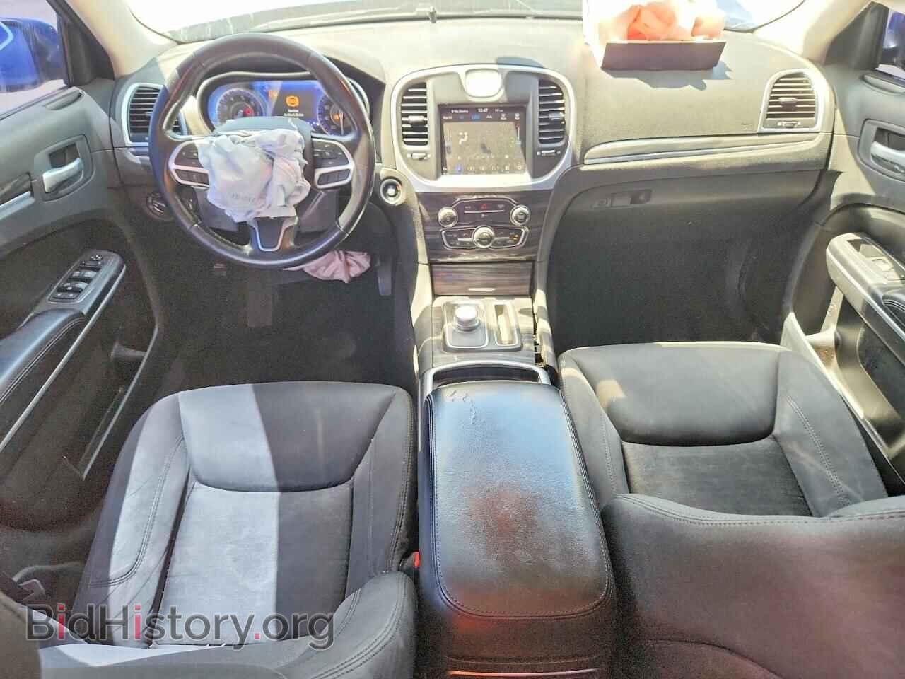 2019 CHRYSLER 300 - VIN: 2C3CCAAG4KH727215 - Фото 8
