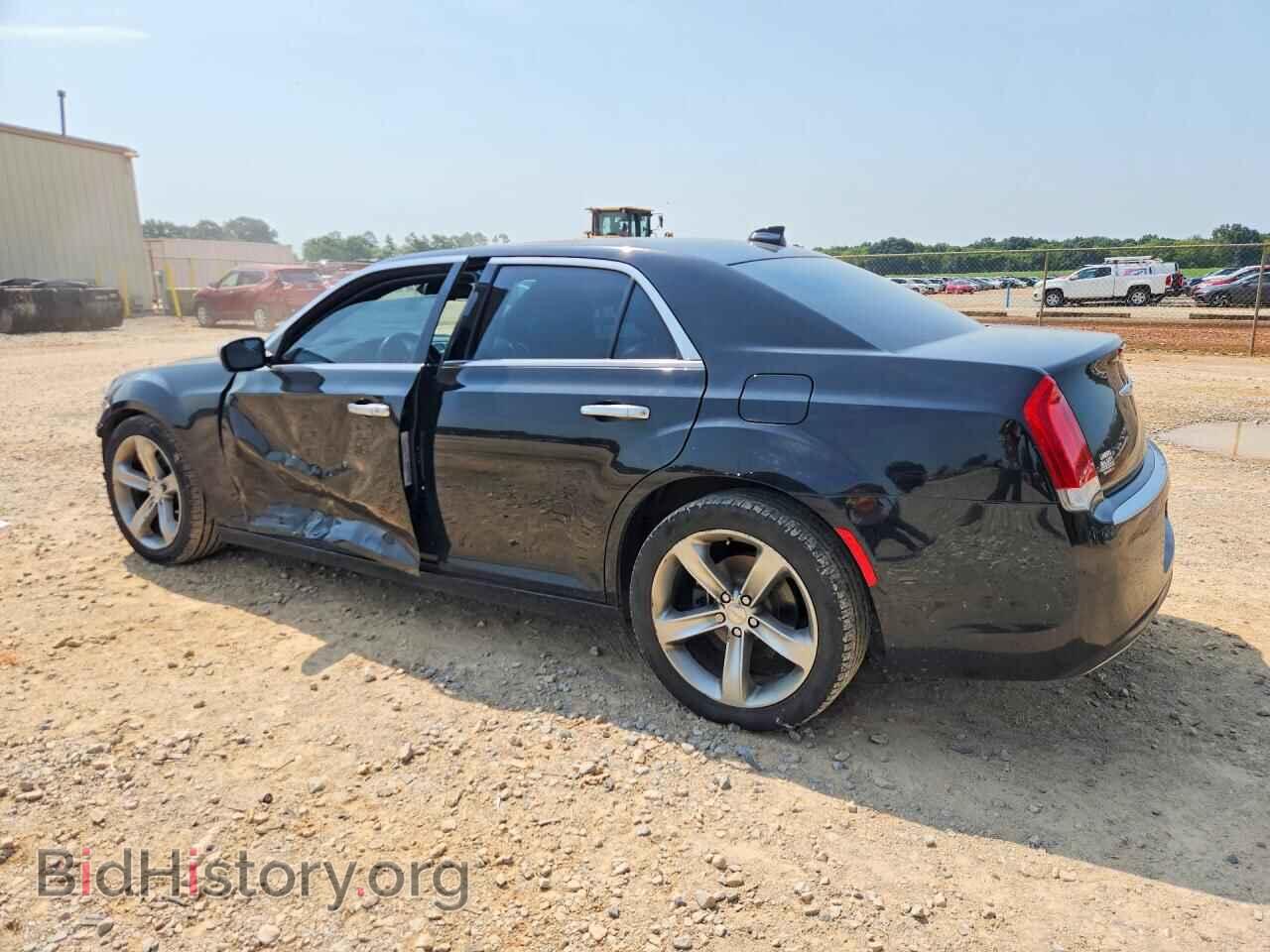 2018 CHRYSLER 300 - VIN: 2C3CCAPT3JH340545 - Photo 2