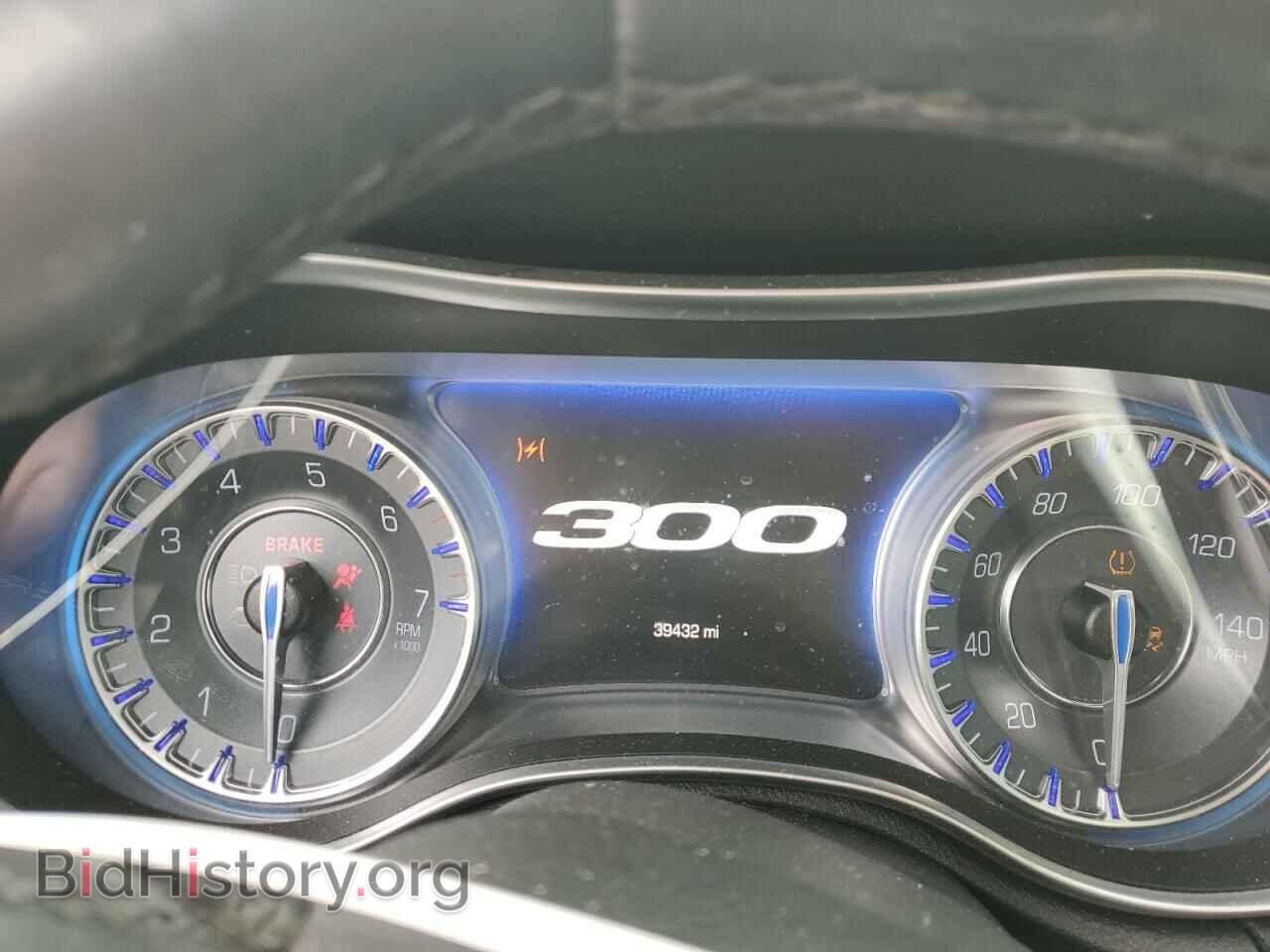 2015 CHRYSLER 300 - VIN: 2C3CCAAG2FH903944 - Фото 9