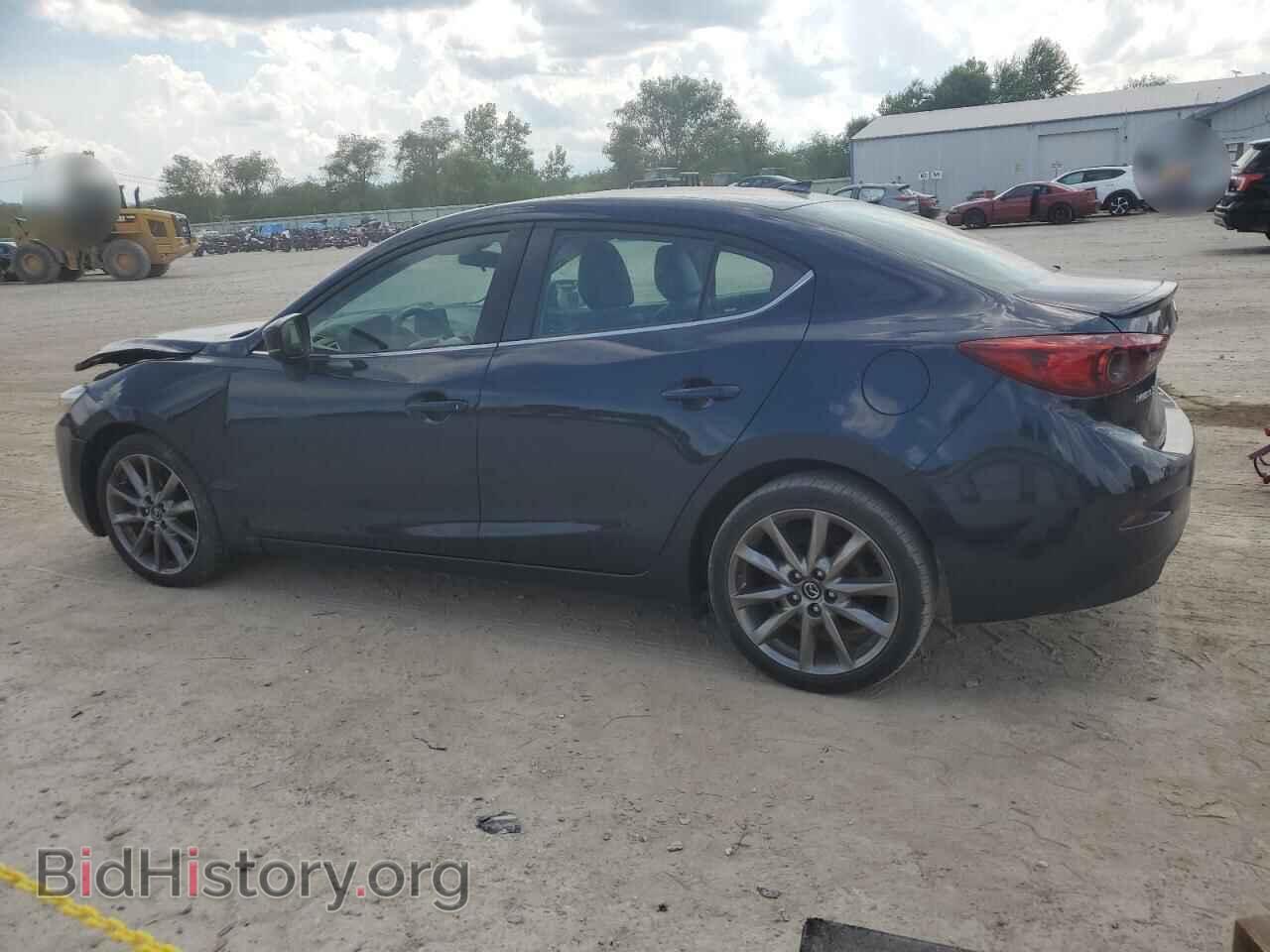 2018 MAZDA 3 - VIN: 3MZBN1V38JM213132 - Фото 2