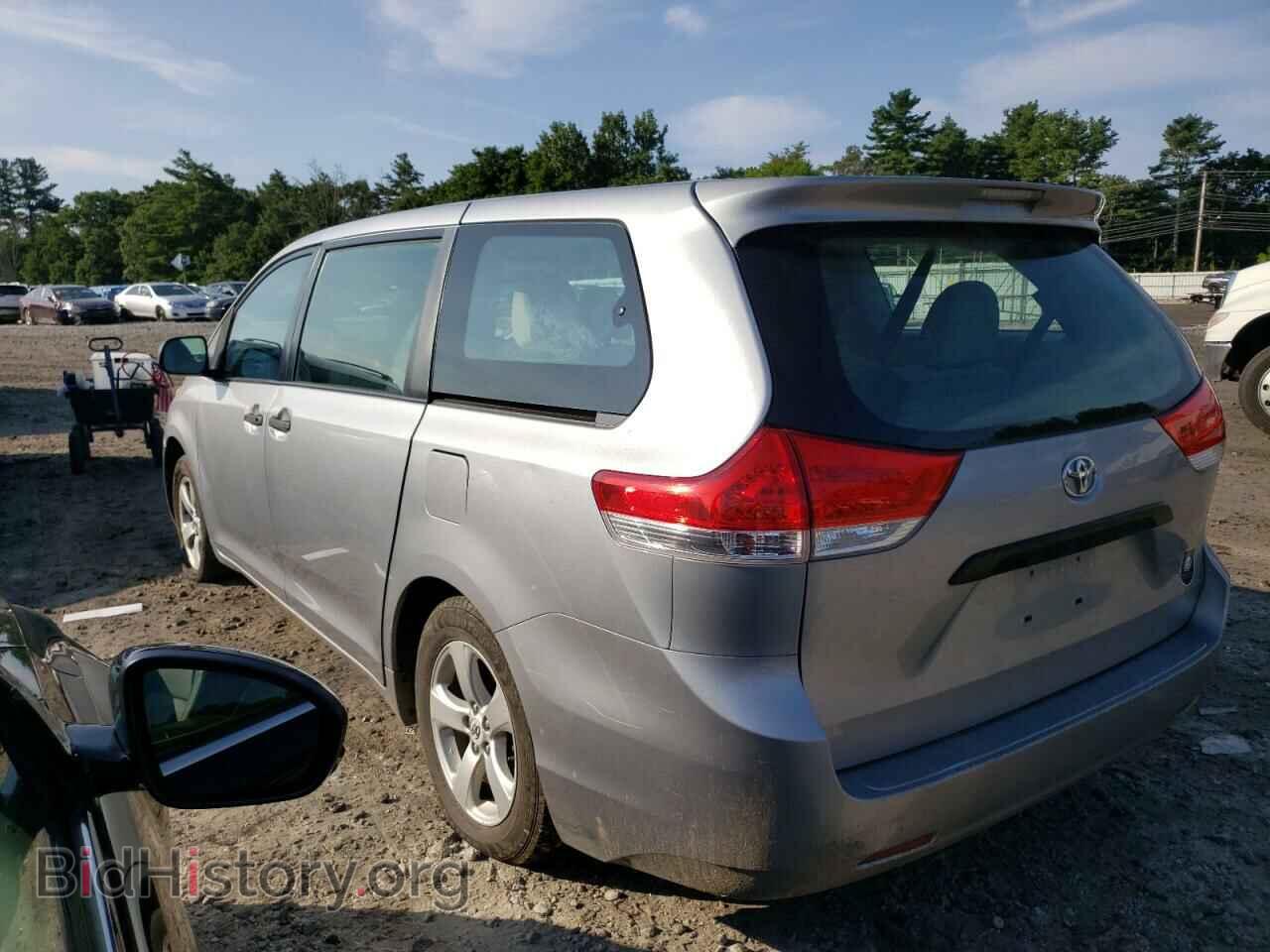2012 TOYOTA SIENNA - VIN: 5TDKA3DC4CS011404 - Фото 2