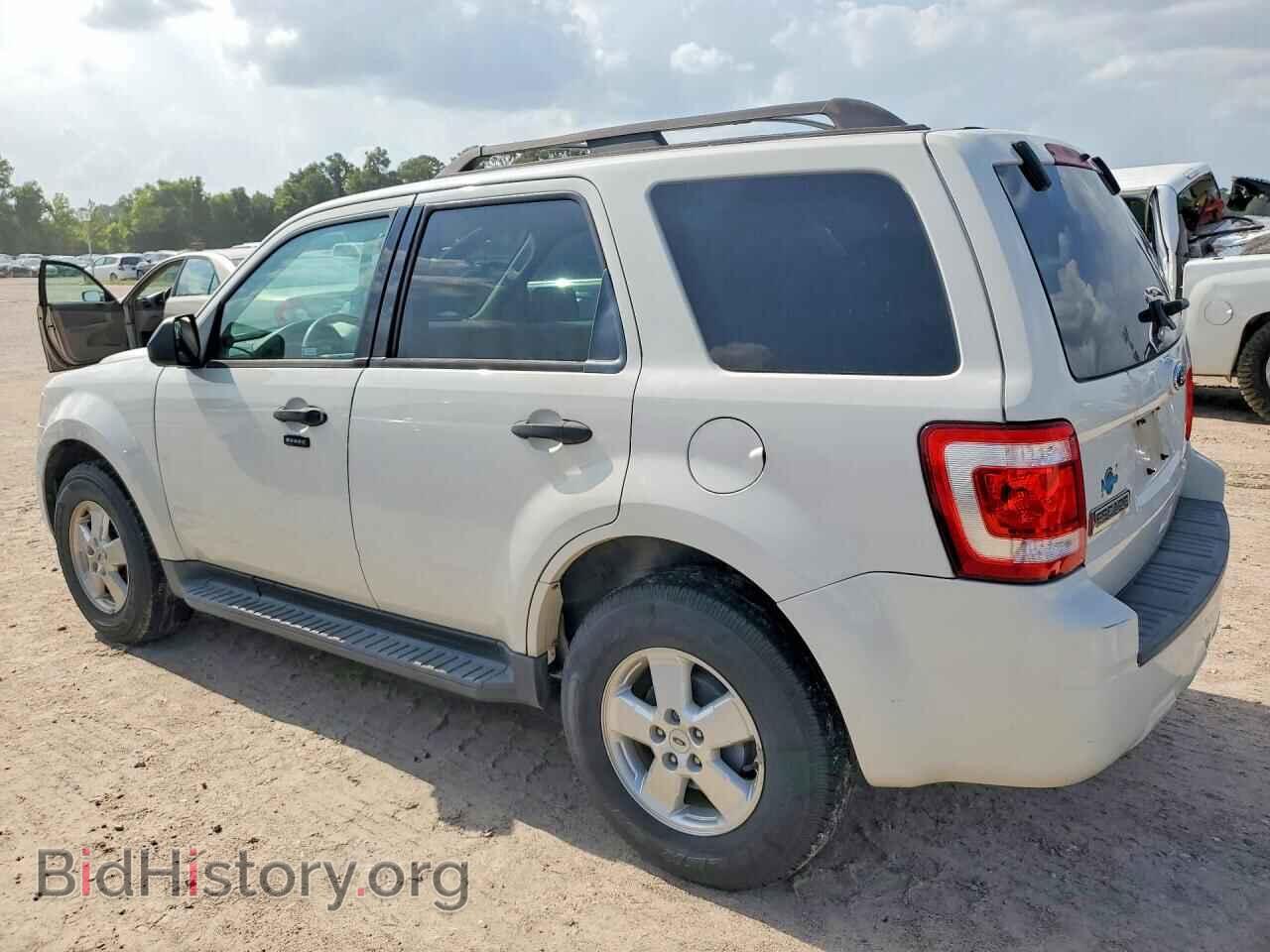 2010 FORD ESCAPE - VIN: 1FMCU0D79AKB24682 - Фото 2