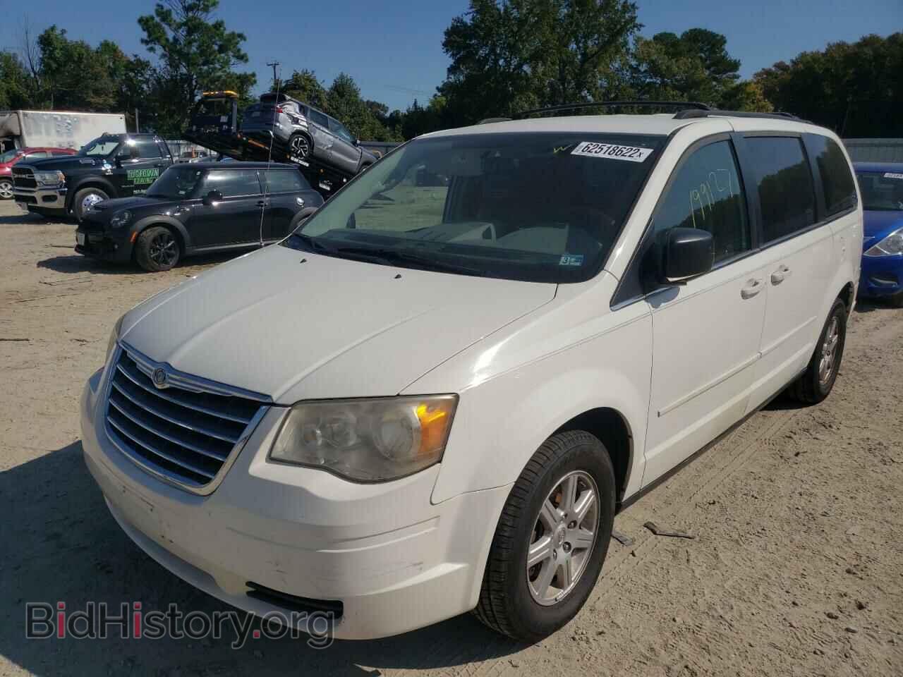 2010 CHRYSLER MINIVAN - VIN: 2A4RR2D11AR423263 - Photo 2