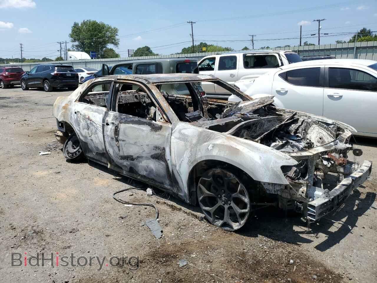 2019 CHRYSLER 300 - VIN: 2C3CCABG7KH609481 - Фото 4