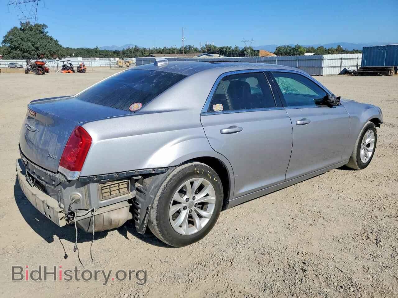 2016 CHRYSLER 300 - VIN: 2C3CCAAG8GH211818 - Фото 3