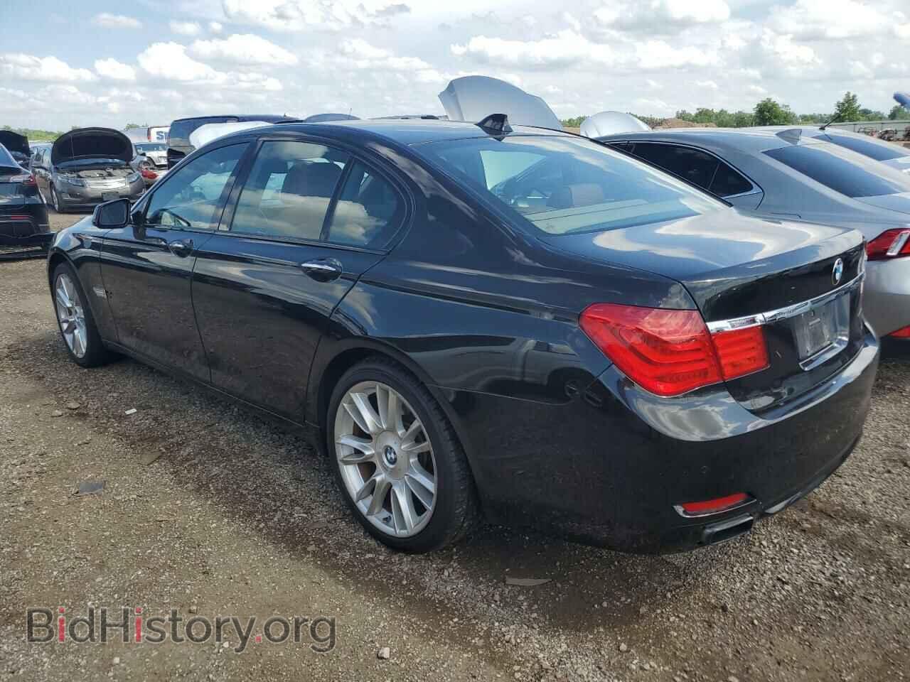 2011 BMW 7 SERIES - VIN: WBAKC6C51BC395461 - Фото 2