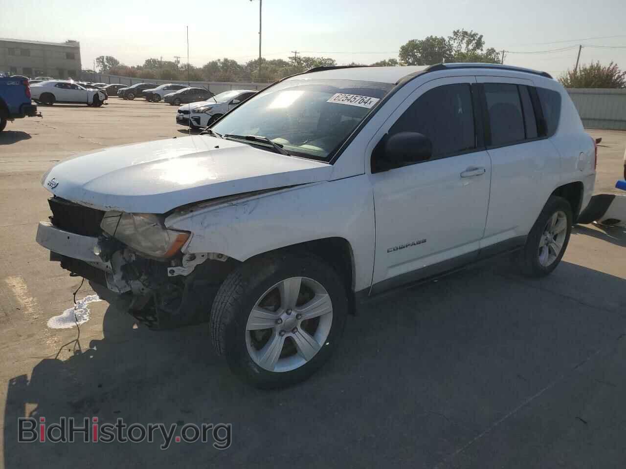 Photo 1J4NT1FA1BD290001 - JEEP COMPASS 2011