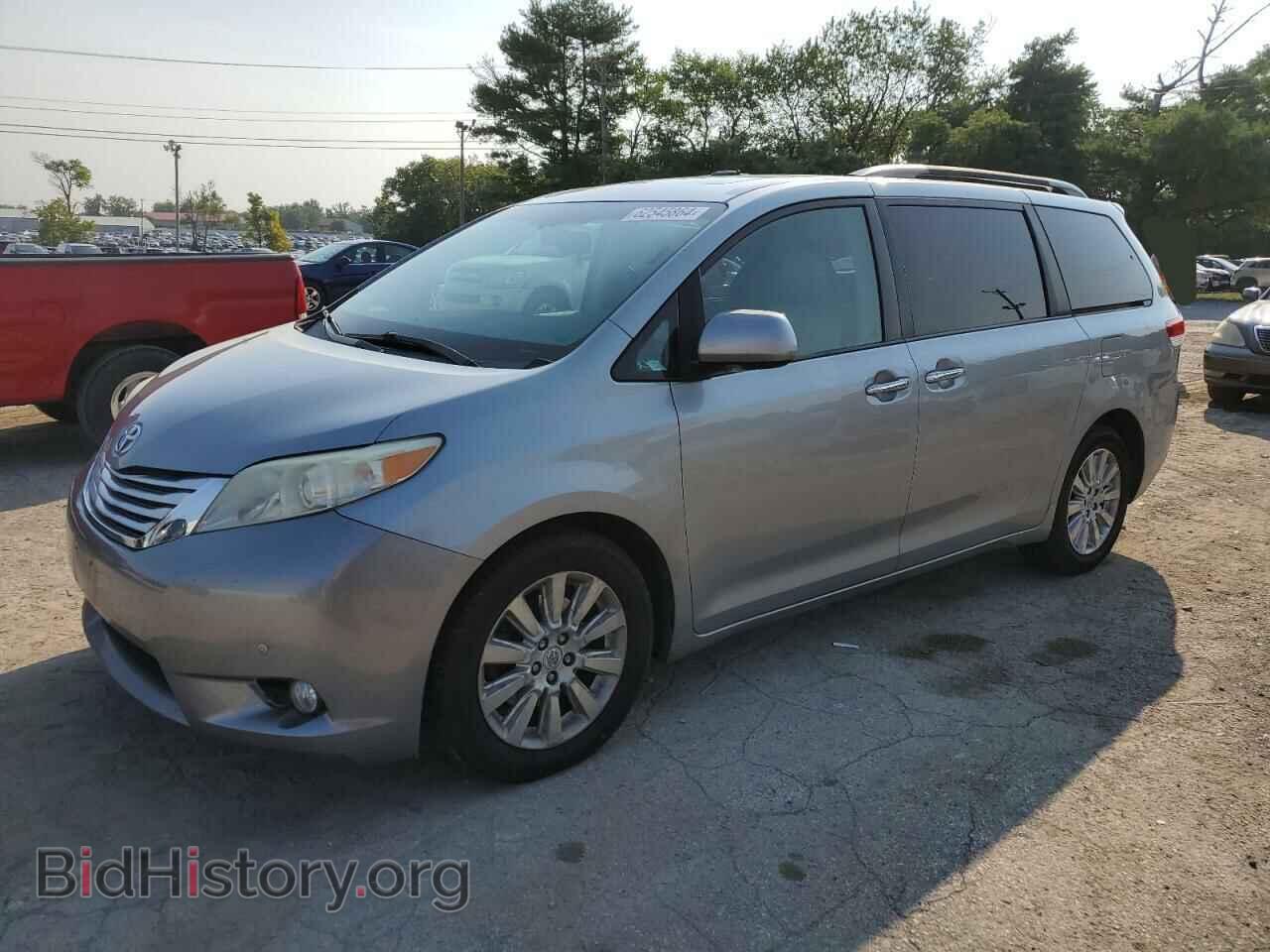 Photo 5TDDK3DC0BS022226 - TOYOTA All Models 2011