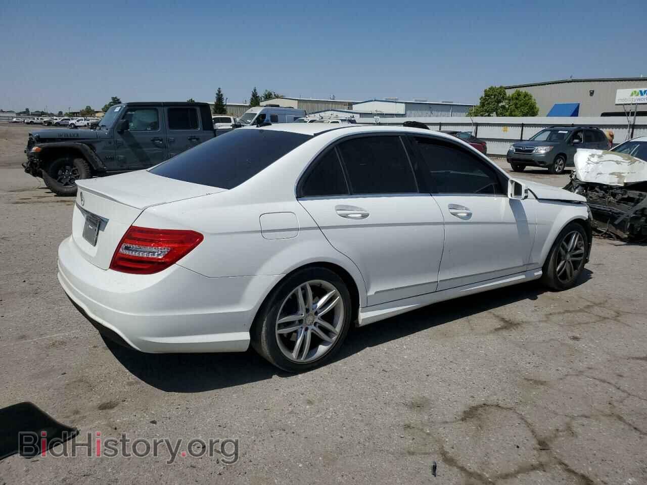 2014 MERCEDES-BENZ C-CLASS - VIN: WDDGF4HB2EA940916 - Фото 3