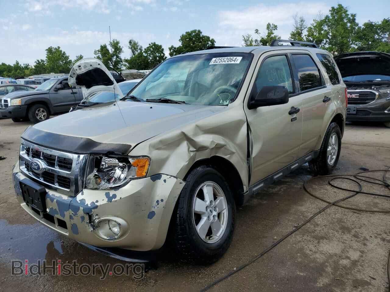 Photo 1FMCU0D79AKB08157 - FORD ESCAPE 2010