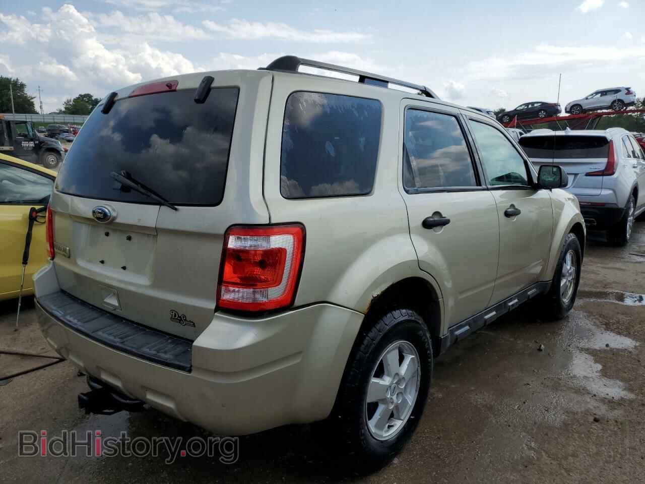 2010 FORD ESCAPE - VIN: 1FMCU0D79AKB08157 - Фото 3
