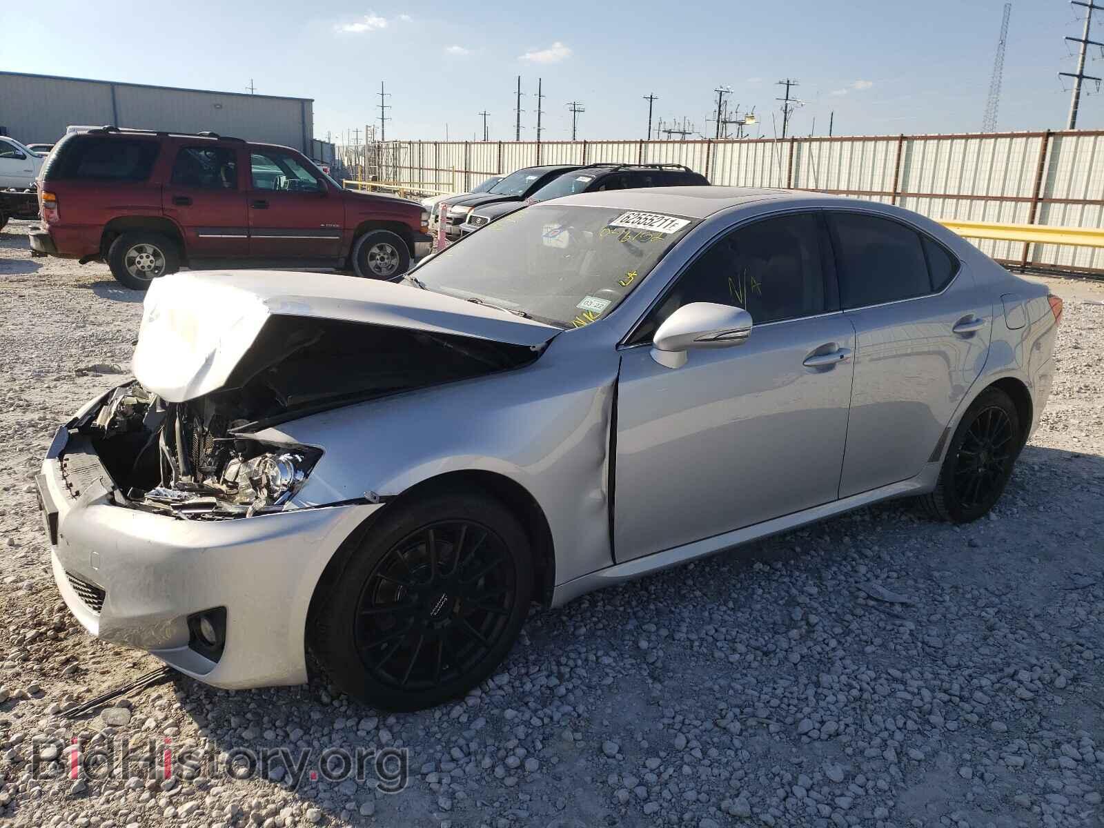 2011 LEXUS IS - VIN: JTHCF5C26B5046152 - Фото 2