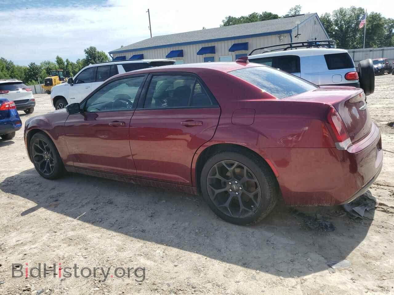 2019 CHRYSLER 300 - VIN: 2C3CCAAG9KH729042 - Фото 2