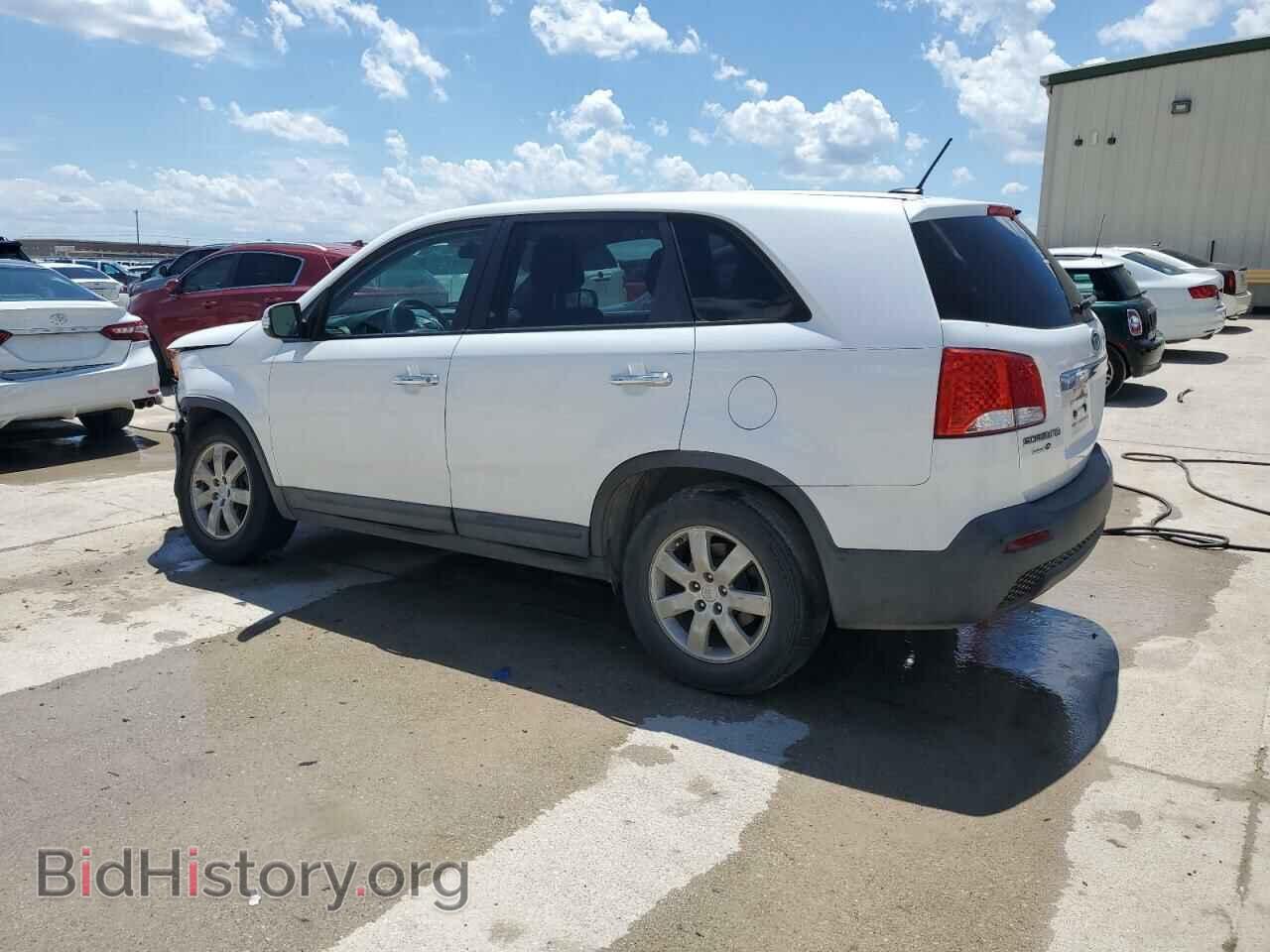 2011 KIA SORENTO - VIN: 5XYKT3A10BG093981 - Фото 2