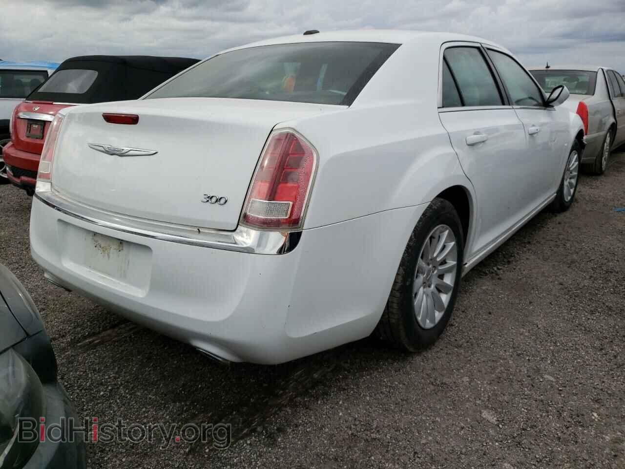 2014 CHRYSLER 300 - VIN: 2C3CCAAG5EH376142 - Фото 4