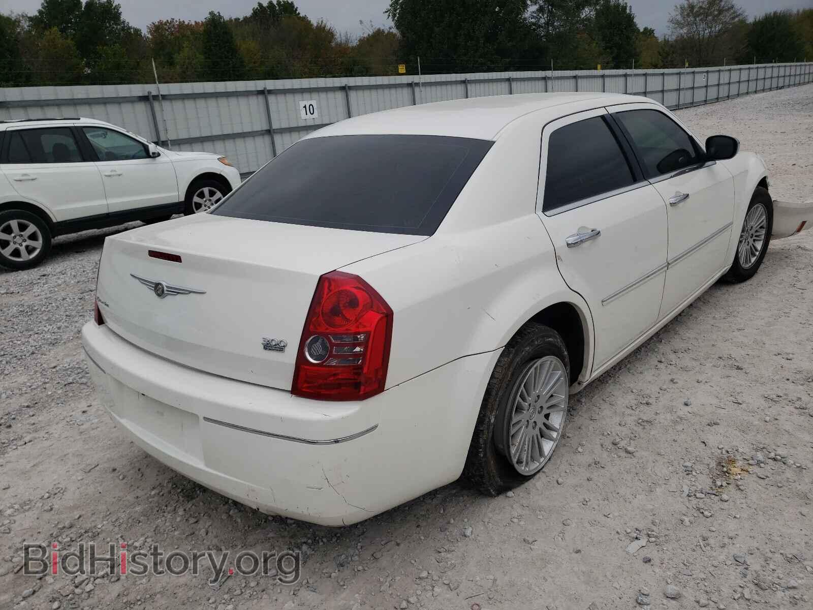 2010 CHRYSLER 300 - VIN: 2C3CA4CD4AH198972 - Фото 4