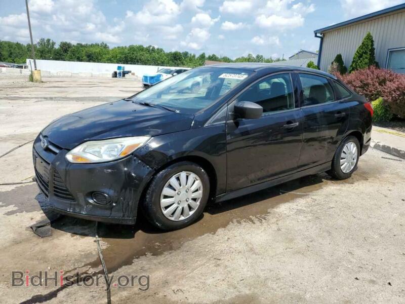2012 Ford FOCUS S (VIN 1FAHP3E26CL216843) — фото 1 из 14, Copart, повреждение: передняя часть