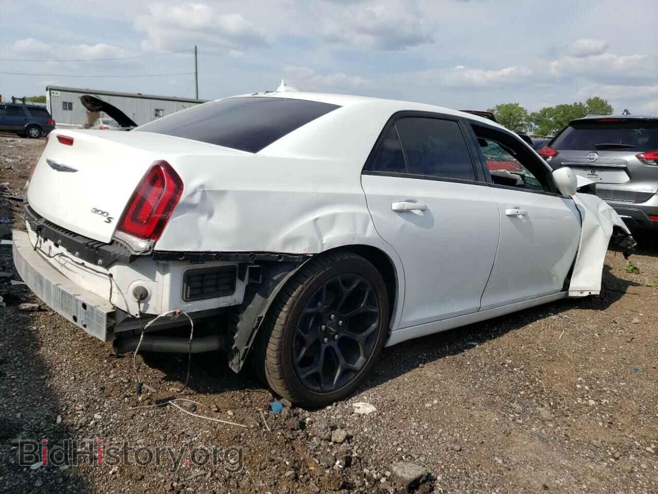 2019 CHRYSLER 300 - VIN: 2C3CCABGXKH697491 - Фото 3
