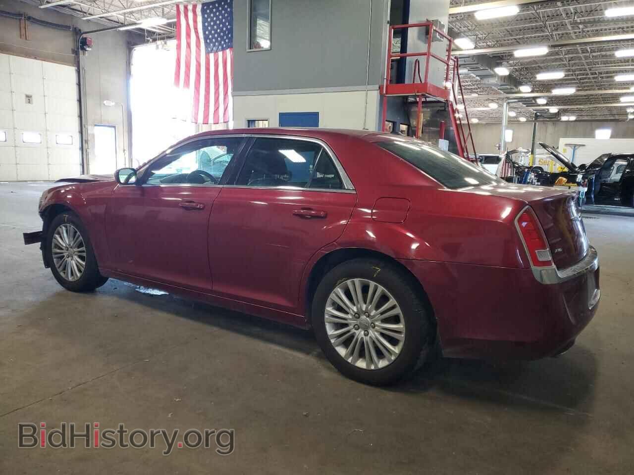 2013 CHRYSLER 300 - VIN: 2C3CCARG0DH736145 - Фото 2