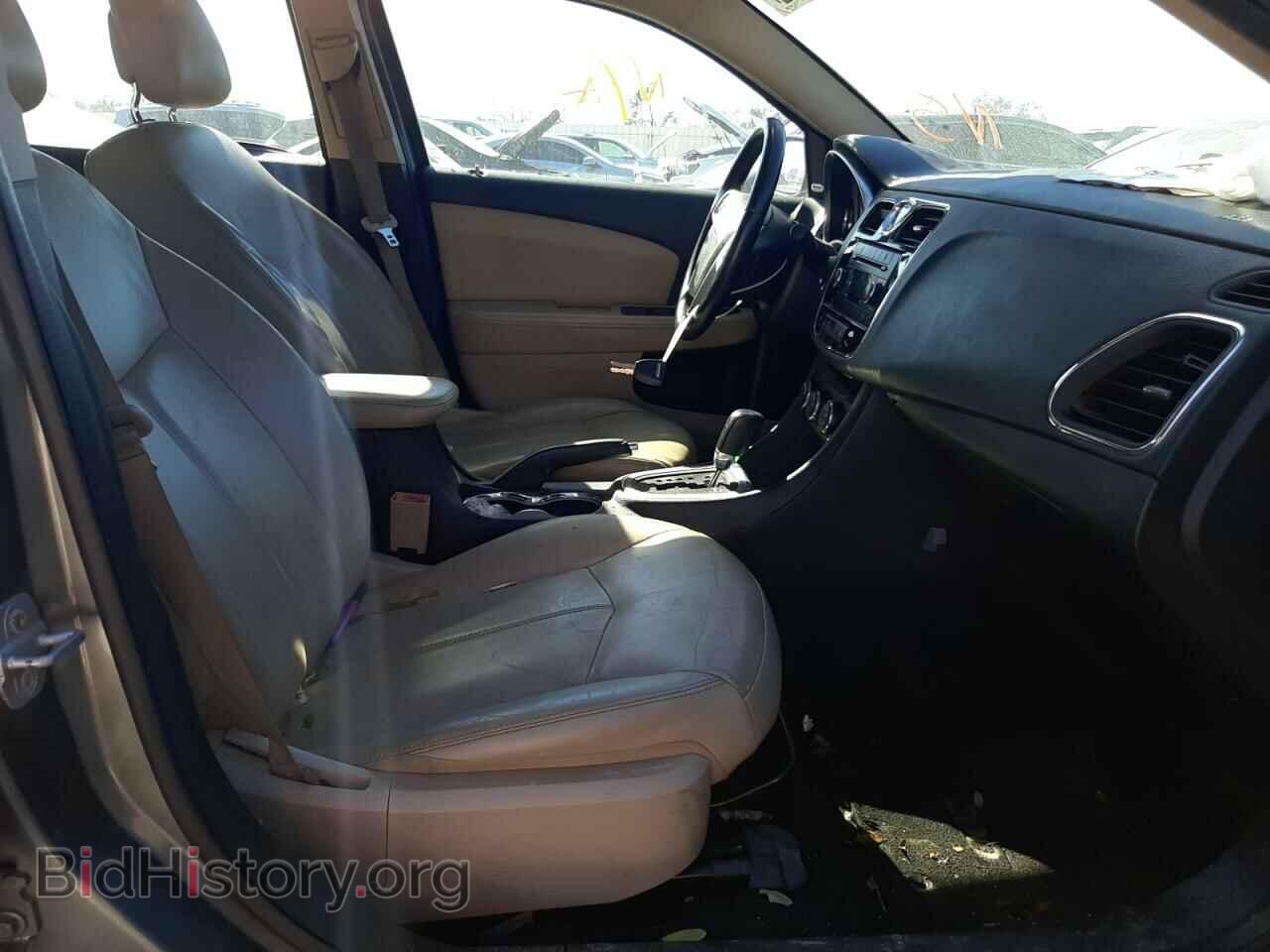 2013 CHRYSLER 200 - VIN: 1C3CCBCGXDN558220 - Фото 5