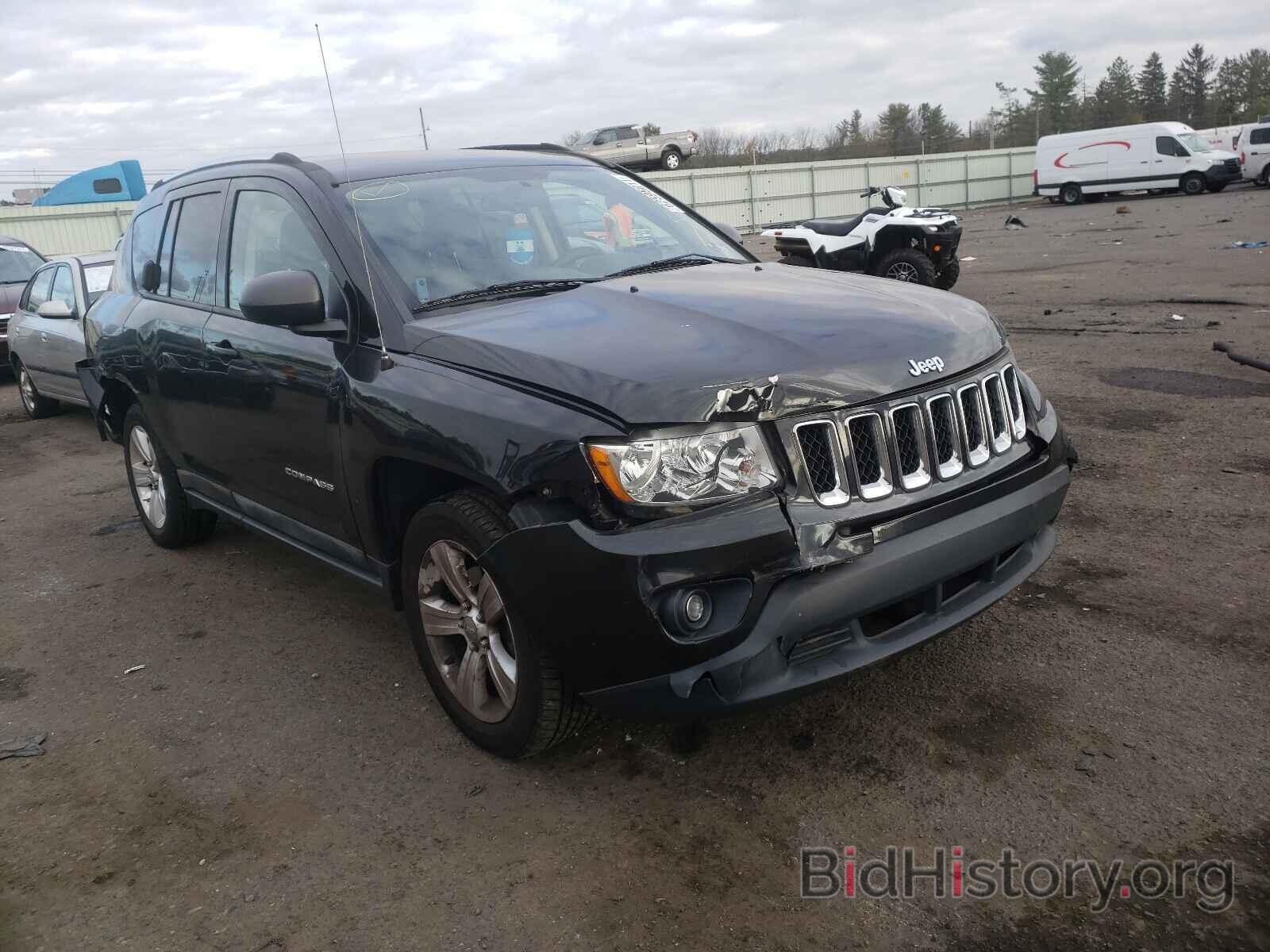 Photo 1J4NF1FB9BD134756 - JEEP COMPASS 2011