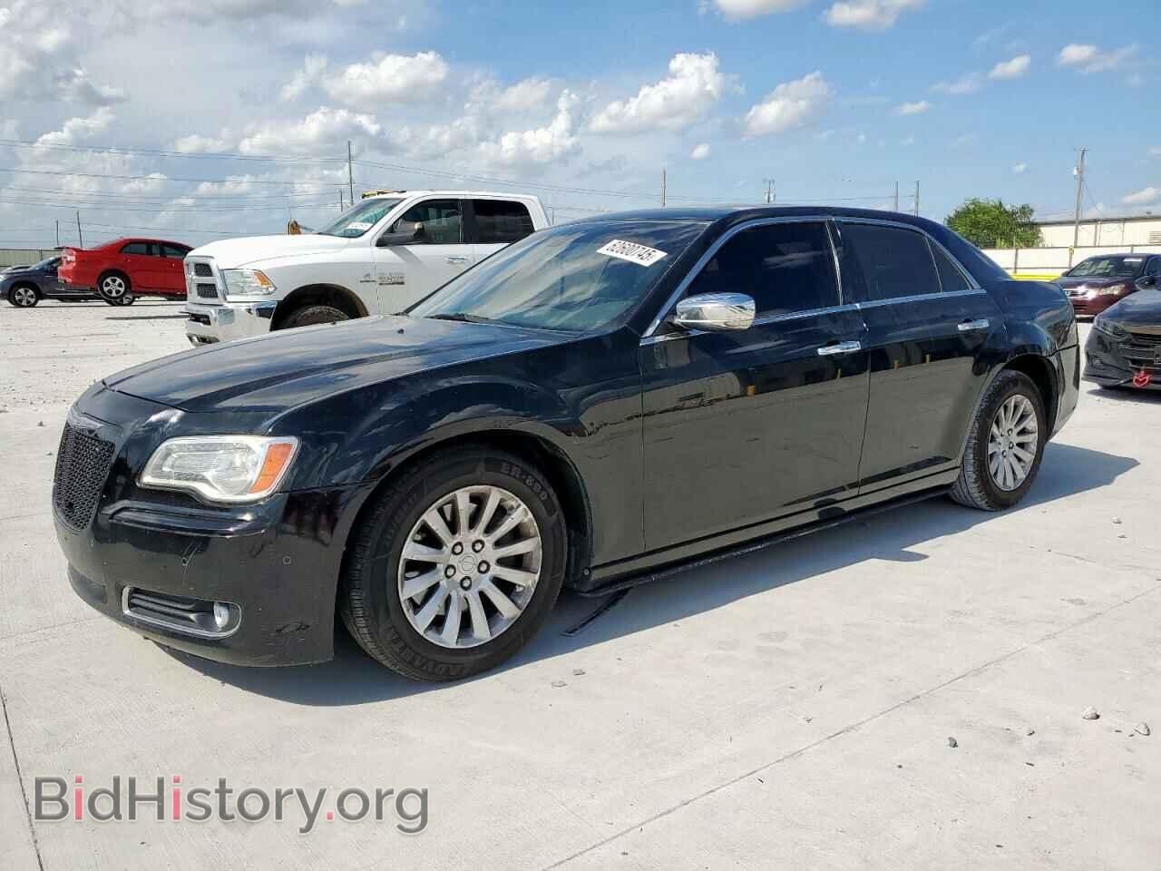 Photo 2C3CA6CT2BH598744 - CHRYSLER 300 2011