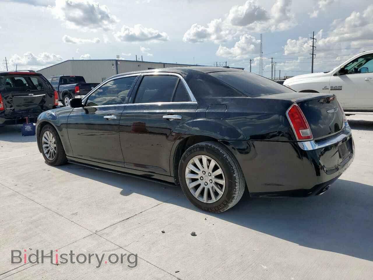 2011 CHRYSLER 300 - VIN: 2C3CA6CT2BH598744 - Photo 2
