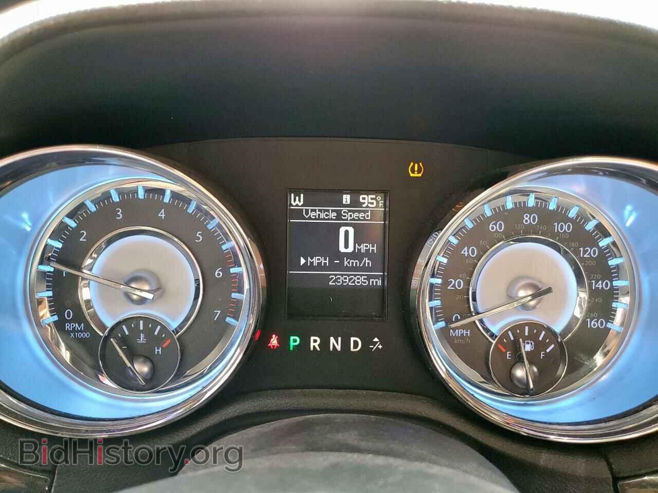 2011 CHRYSLER 300 - VIN: 2C3CA6CT2BH598744 - Photo 9