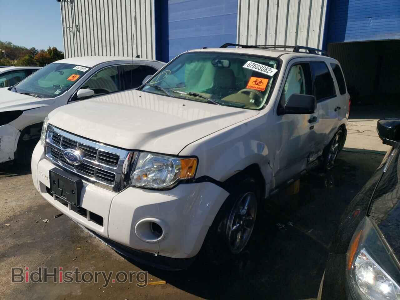 2011 FORD ESCAPE - VIN: 1FMCU0D79BKA03653 - Фото 2