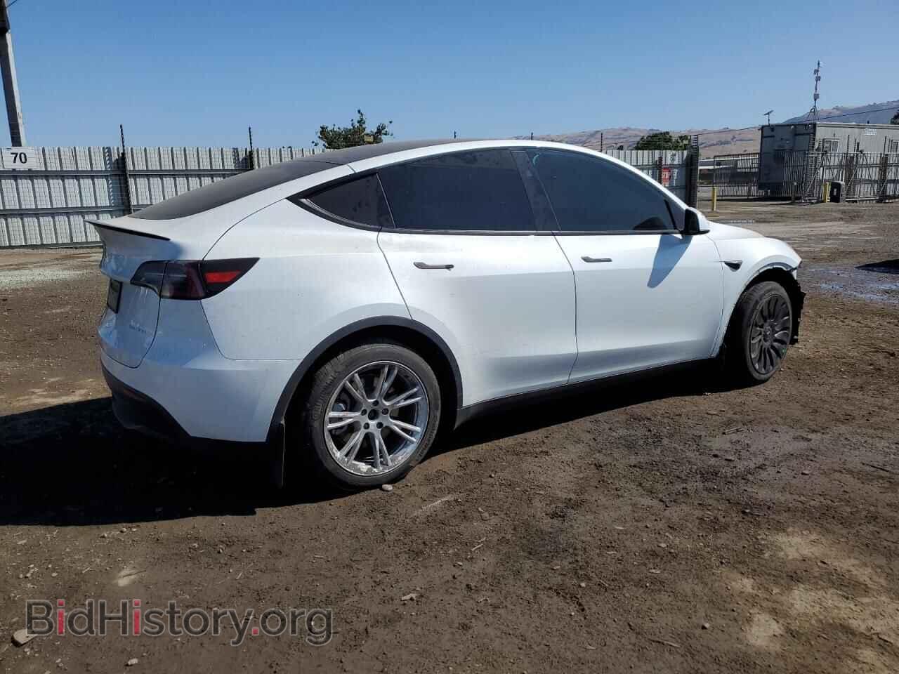 2024 TESLA MODEL Y - VIN: 7SAYGDEE5RF090807 - Фото 3