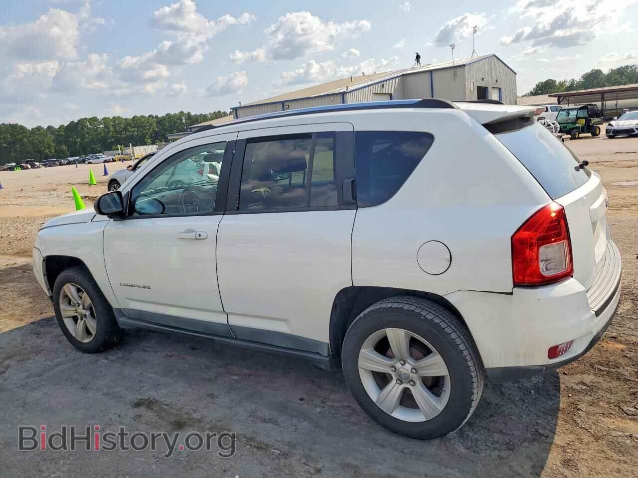 2011 JEEP COMPASS - VIN: 1J4NT1FA7BD290620 - Photo 2