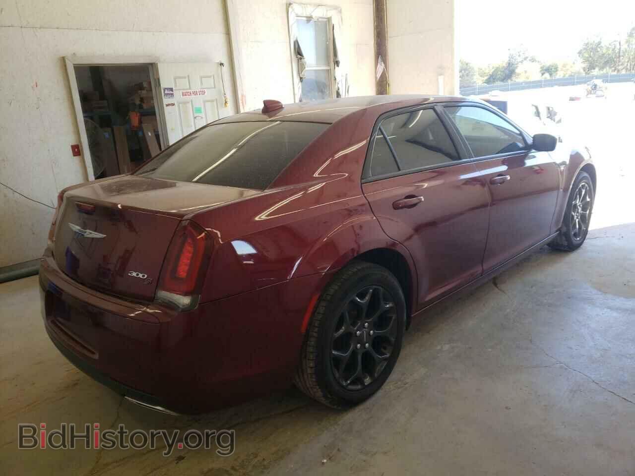 2019 CHRYSLER 300 - VIN: 2C3CCAGG3KH586340 - Фото 4