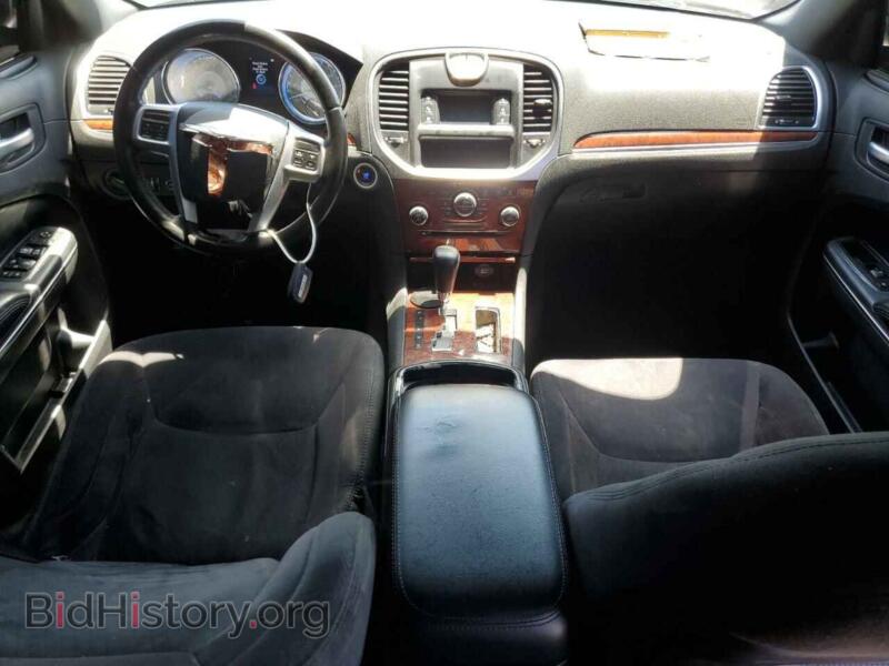2012 Chrysler 300 (VIN 2C3CCAAGXCH116591) — фото 8 из 12