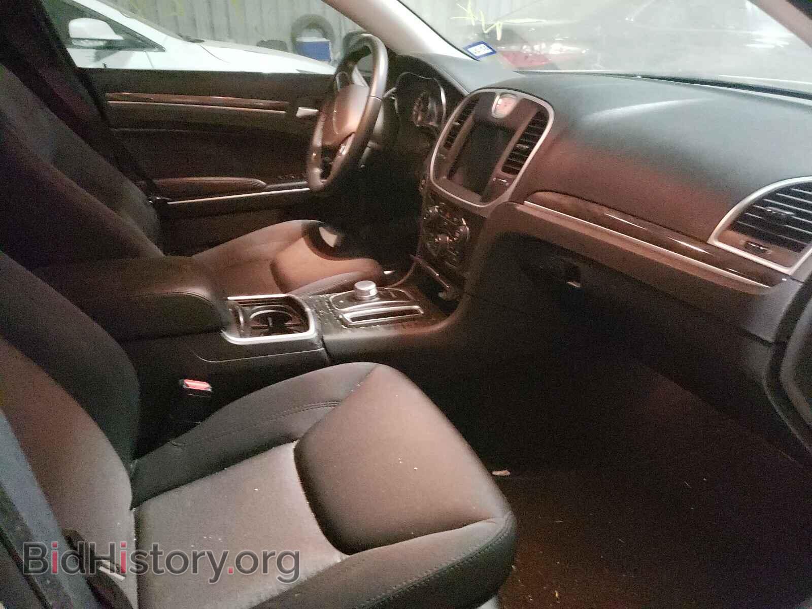 2019 CHRYSLER 300 - VIN: 2C3CCAAG3KH728856 - Фото 5