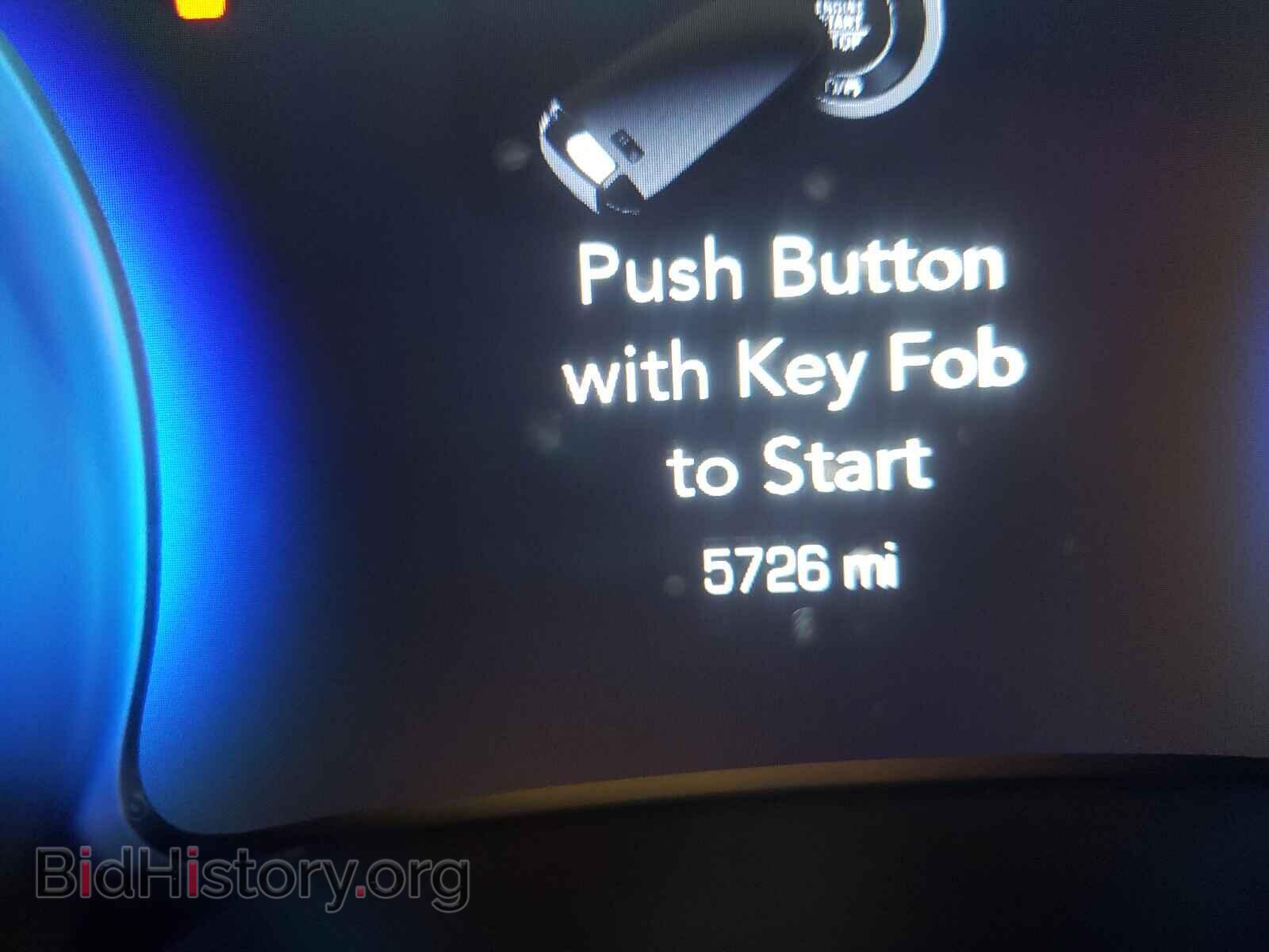 2019 CHRYSLER 300 - VIN: 2C3CCAAG3KH728856 - Фото 8