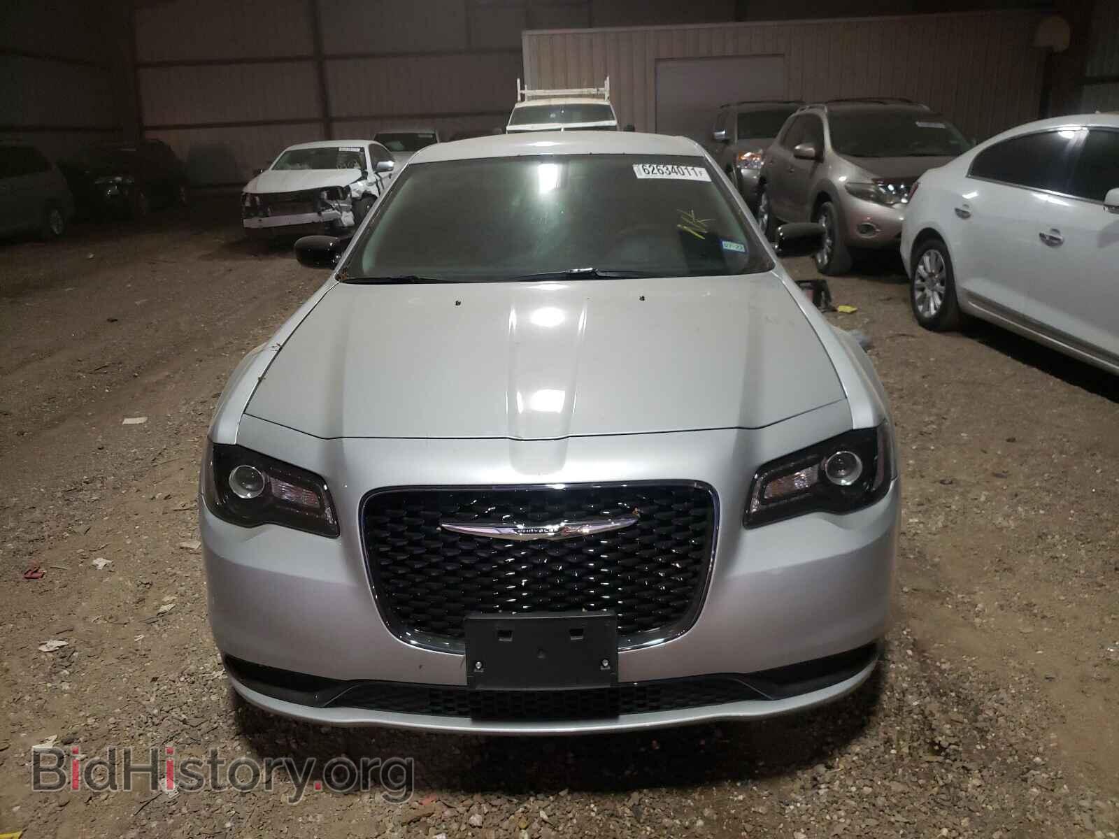 2019 CHRYSLER 300 - VIN: 2C3CCAAG3KH728856 - Фото 9