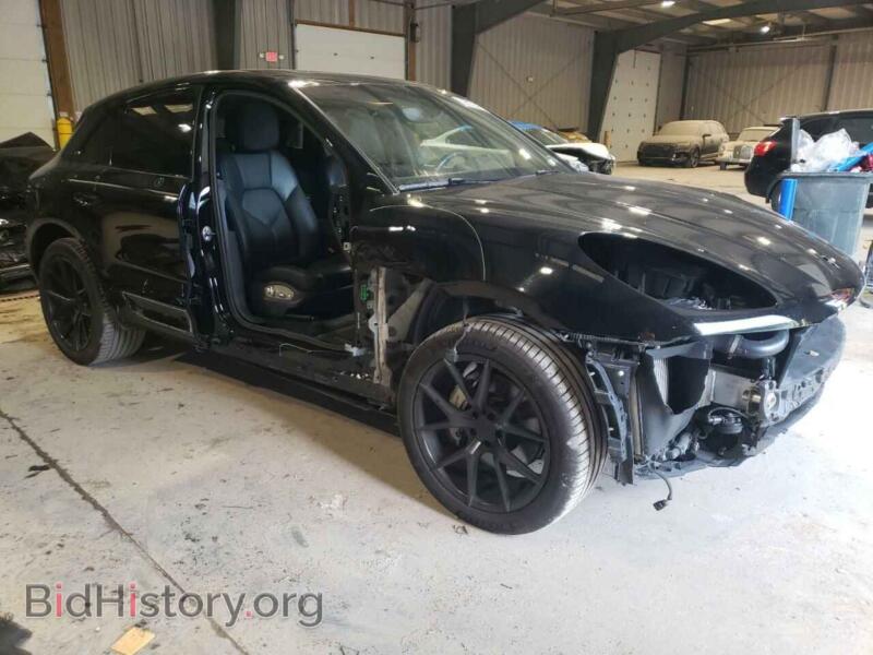2016 Porsche MACAN (VIN WP1AB2A52GLB42183) — photo 4 of 13