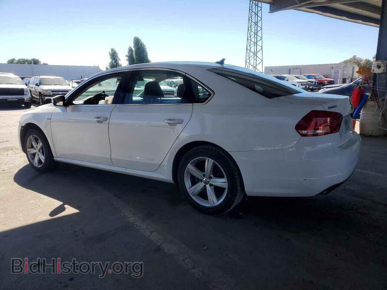 2015 VOLKSWAGEN PASSAT - VIN: 1VWAT7A33FC095235 - Photo 2
