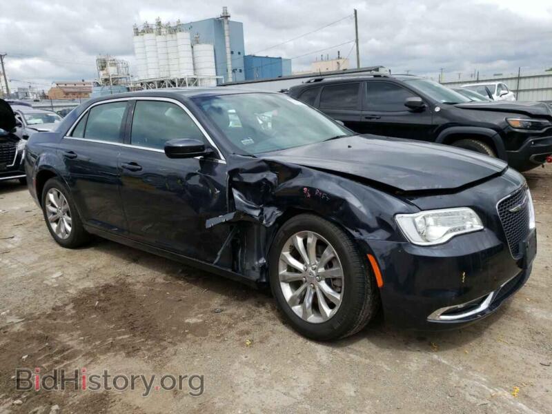 2017 Chrysler 300 (VIN 2C3CCARG2HH541833) — photo 4 of 12