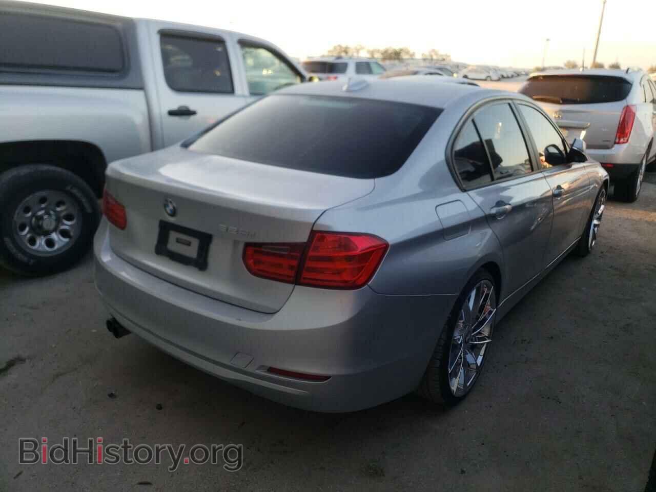2013 BMW 3 SERIES - VIN: WBA3A5C57DF356105 - Фото 4