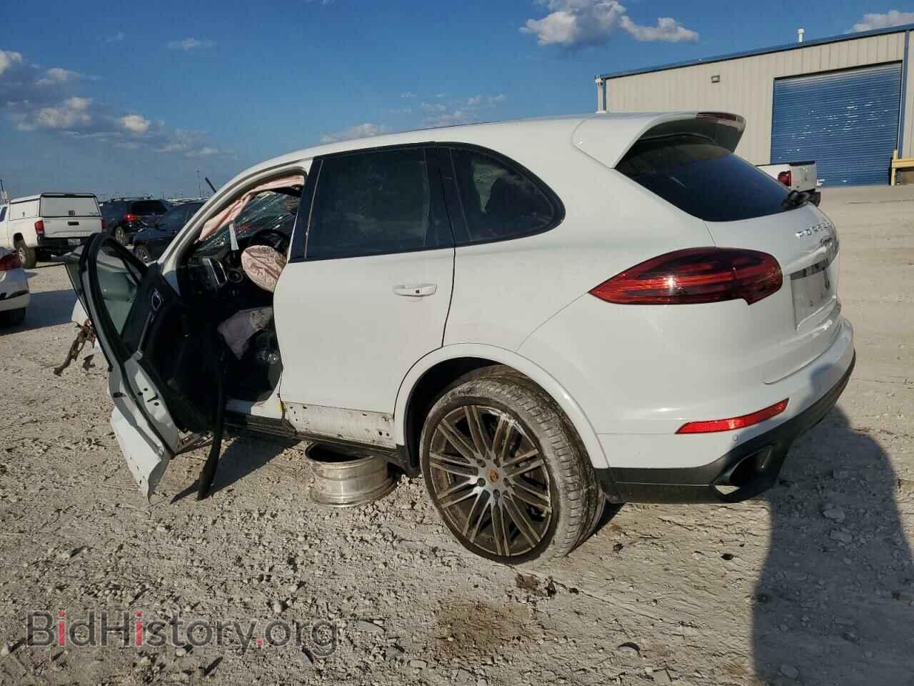 2016 PORSCHE CAYENNE - VIN: WP1AA2A22GLA09643 - Фото 2