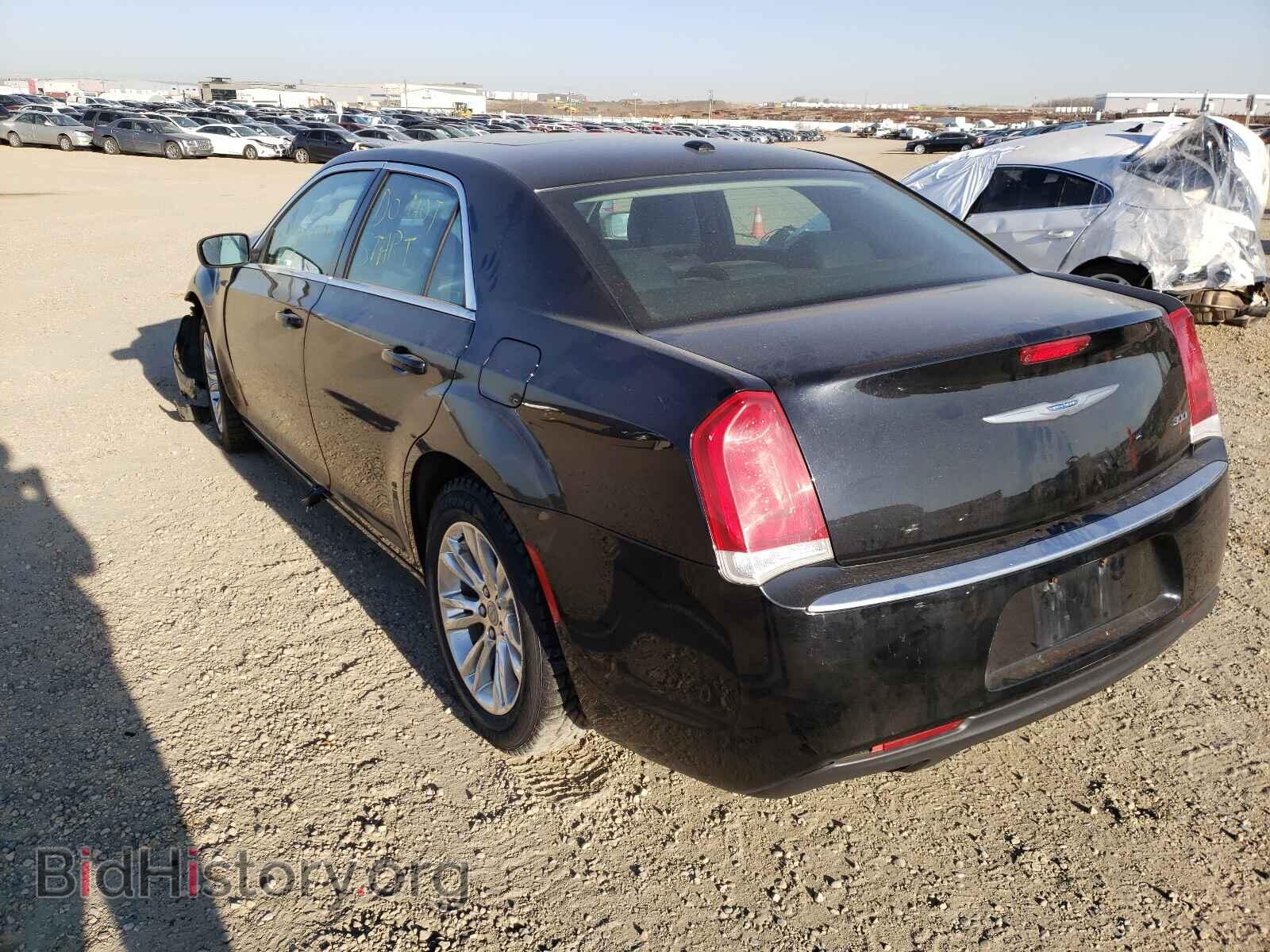2017 CHRYSLER 300 - VIN: 2C3CCAAG0HH621594 - Фото 3