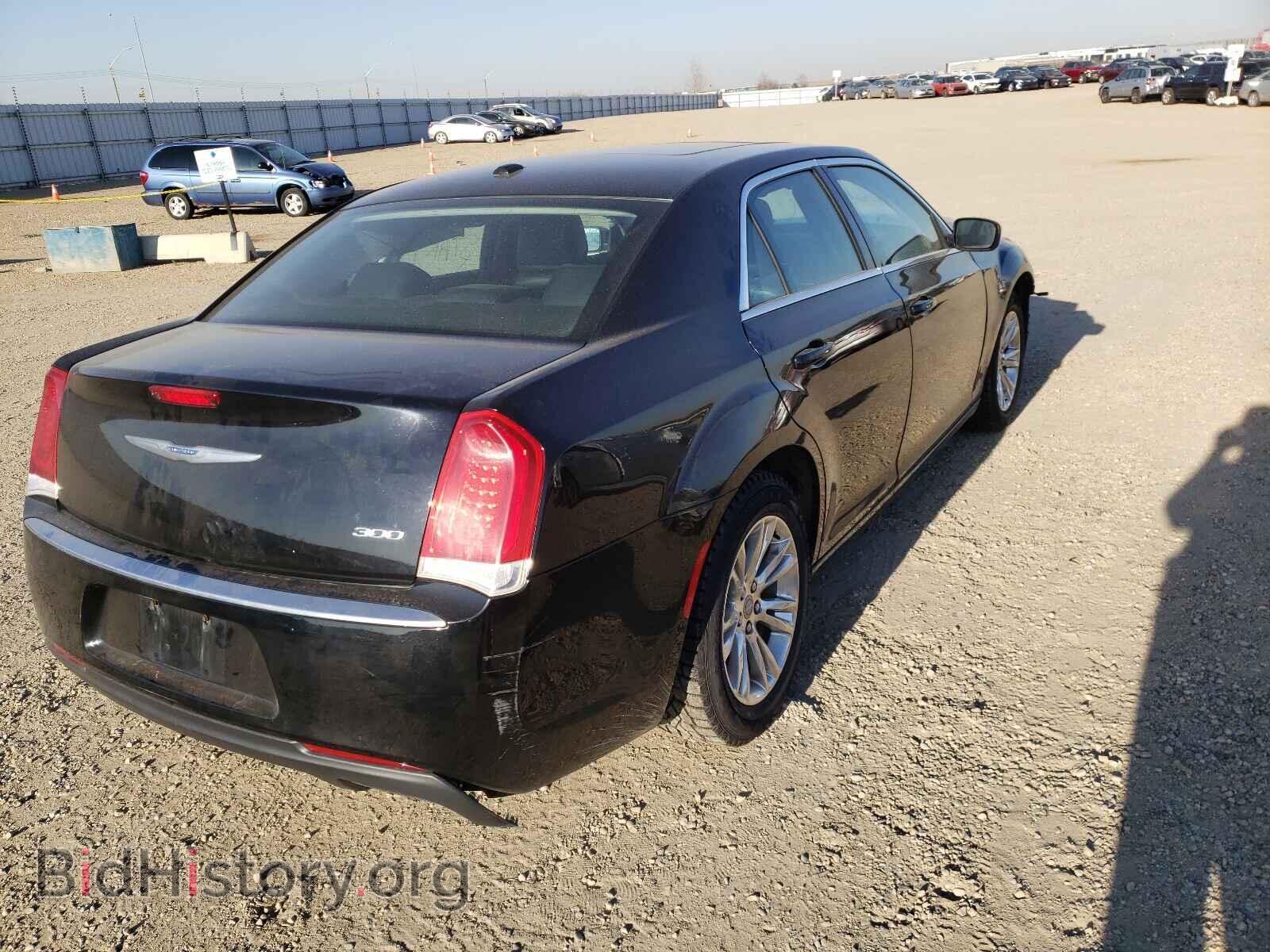 2017 CHRYSLER 300 - VIN: 2C3CCAAG0HH621594 - Фото 4
