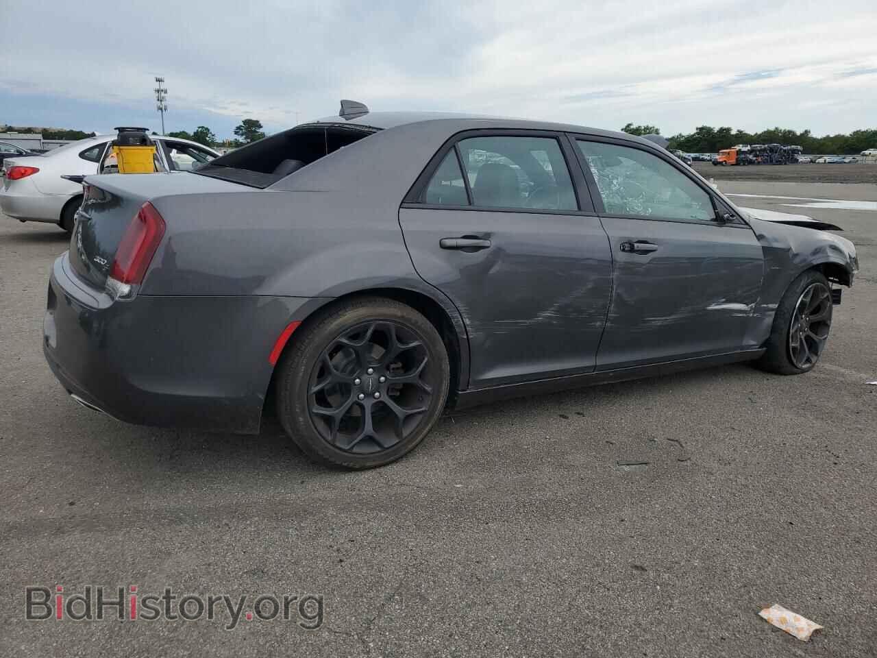 2019 CHRYSLER 300 - VIN: 2C3CCABG0KH516382 - Фото 3