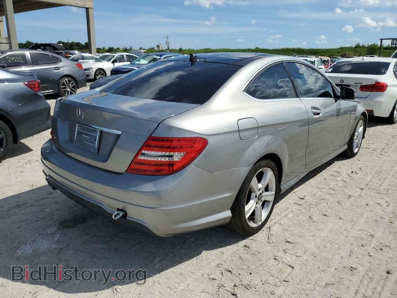 2012 MERCEDES-BENZ C-CLASS - VIN: WDDGJ4HB3CF757717 - Фото 4
