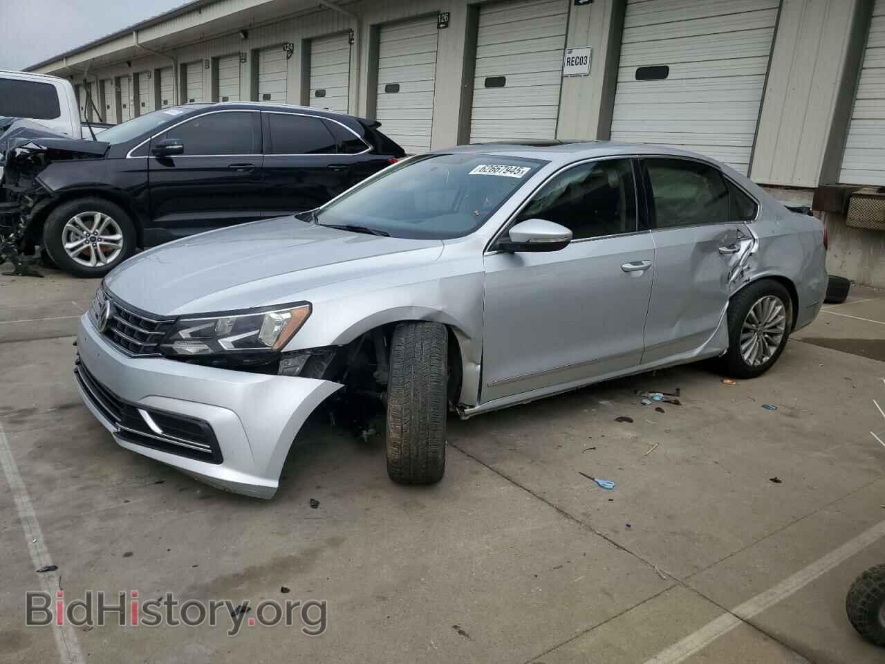 Photo 1VWBT7A30HC012416 - VOLKSWAGEN PASSAT 2017