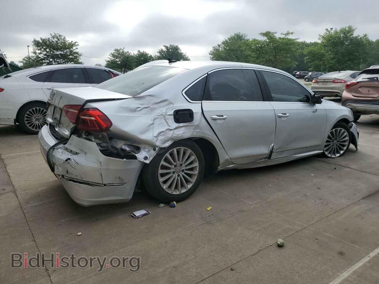 2017 VOLKSWAGEN PASSAT - VIN: 1VWBT7A30HC012416 - Фото 3