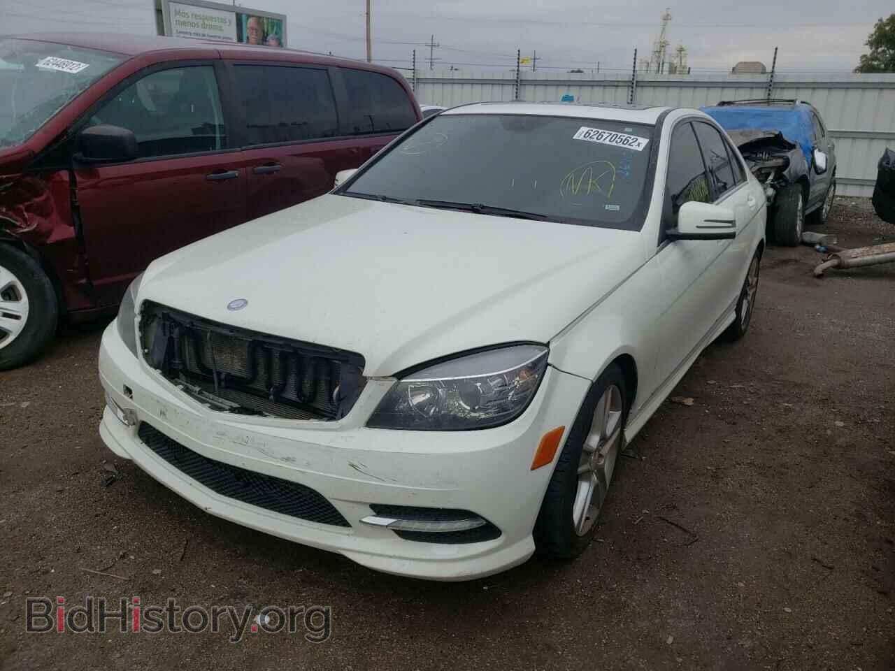 2011 MERCEDES-BENZ C-CLASS - VIN: WDDGF8BB2BR156071 - Фото 2