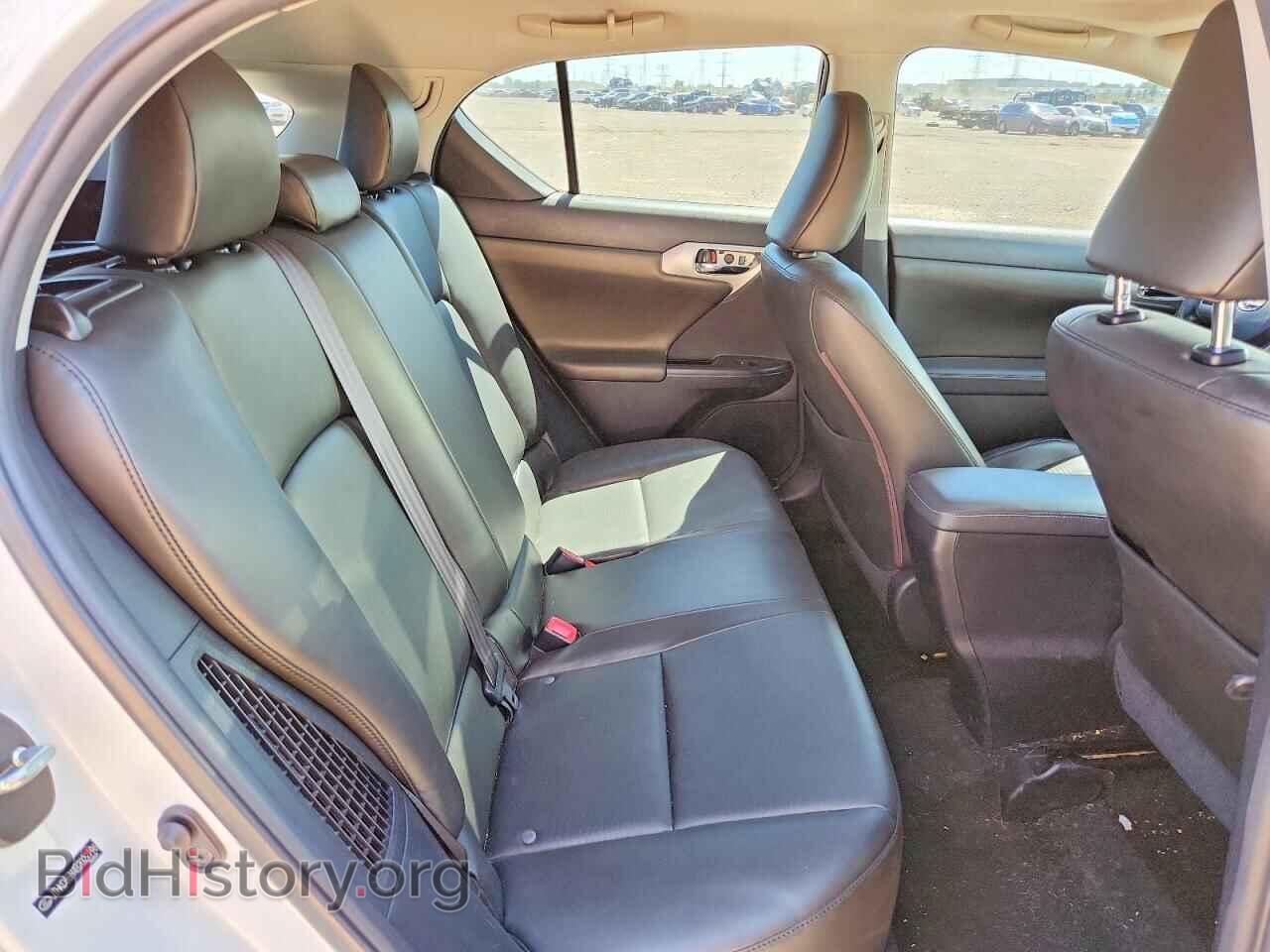 2011 LEXUS CT 200 - VIN: JTHKD5BH4B2022196 - Photo 10